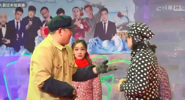 實在太像了,趙一楠模仿父親演小品,長相,氣質與老趙如出一轍!