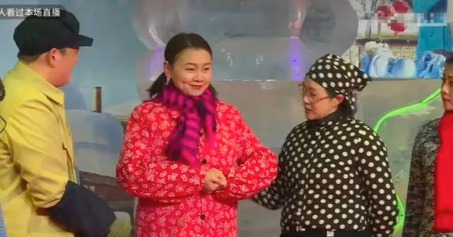 實在太像了,趙一楠模仿父親演小品,長相,氣質與老趙如出一轍!