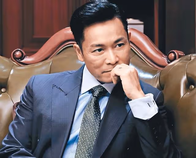 被稱張國榮接班人!TVB三屆視帝事業曾陷低谷,幸得前輩指點相助