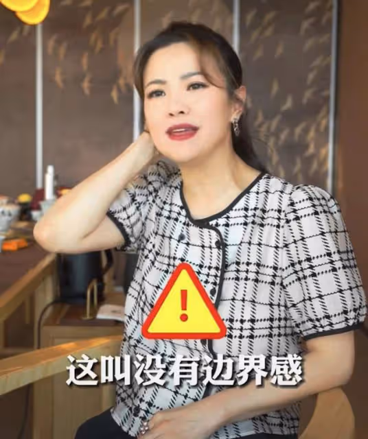前央視主持塗經緯罕提前任,與撒貝寧分手後聯繫過,如今各自幸福