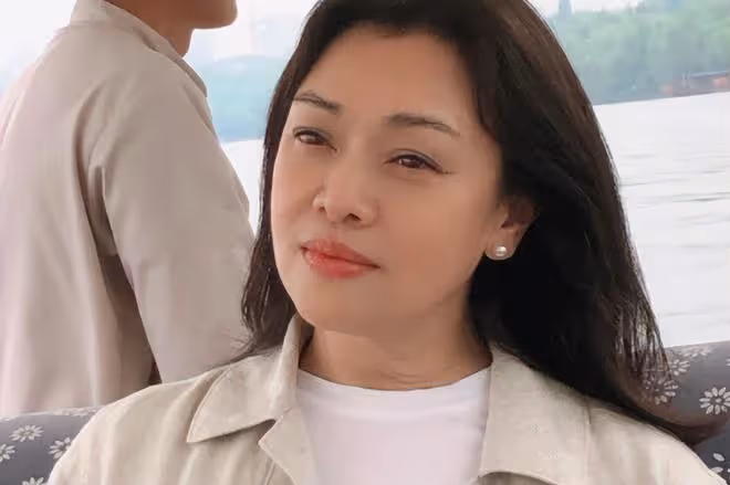 58歲史可與家人聚會,洋人老公鬍子泛白,混血兒子高大壯碩顏值高