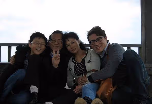 身教大過一切!譚敦慈教出2醫生兒「書房教育法」絕對不責罵,老公從小就灌輸:讀書是自己的責任