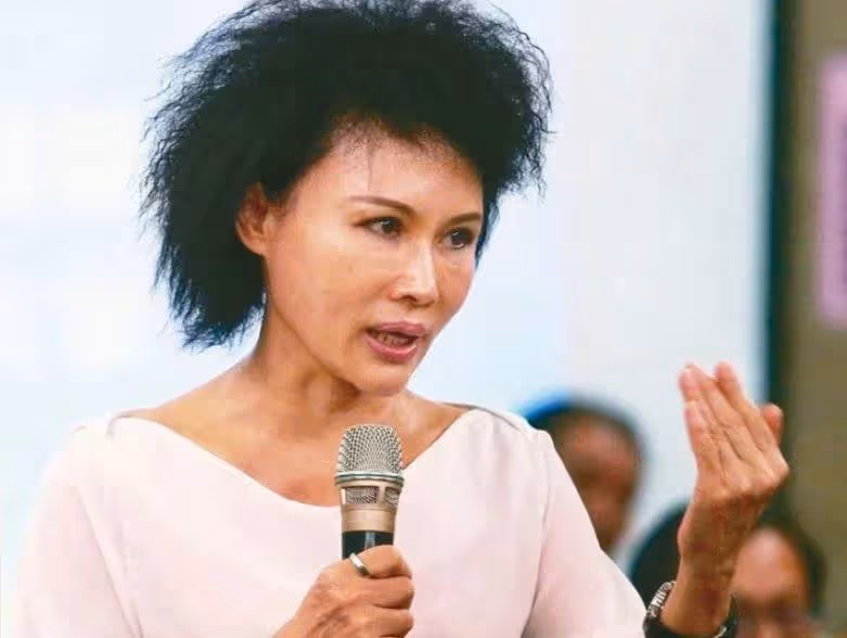 身教大過一切!譚敦慈教出2醫生兒「書房教育法」絕對不責罵,老公從小就灌輸:讀書是自己的責任