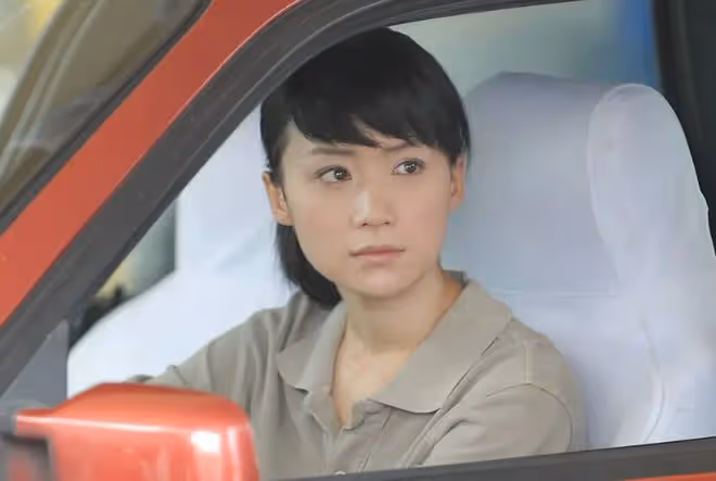 42歲姚芊羽要結婚?入行25年感情生活成謎,突然拍攝婚姻登記處