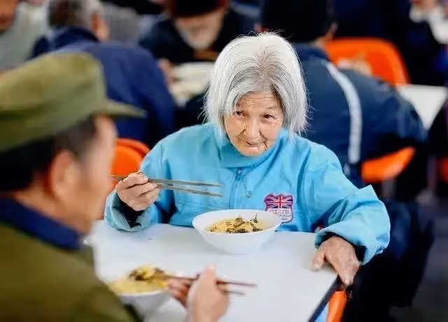 你父母有養老金,讓他們住養老院,讓我父母來養老!老公:憑什麼