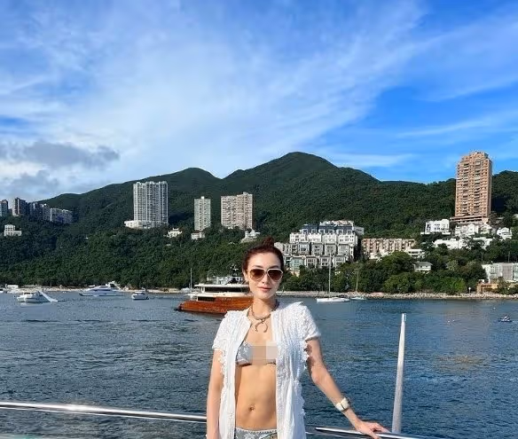 52歲李嘉欣曬運動後美照　零贅肉完美體態網贊猶如少女