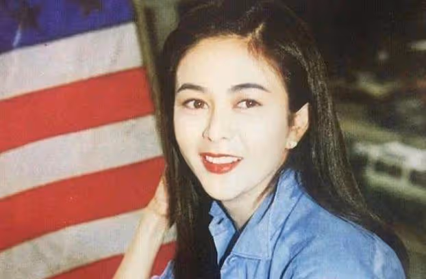 關之琳新戀情曝光?與男模豪宅摟肩親密自拍,二人關係惹爭議!
