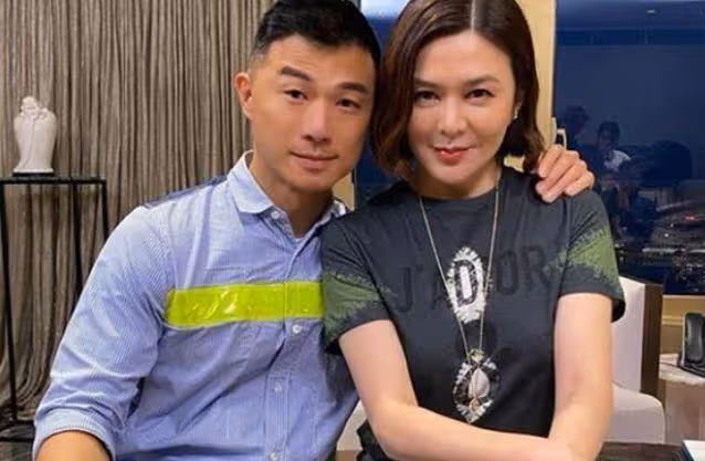 關之琳新戀情曝光?與男模豪宅摟肩親密自拍,二人關係惹爭議!