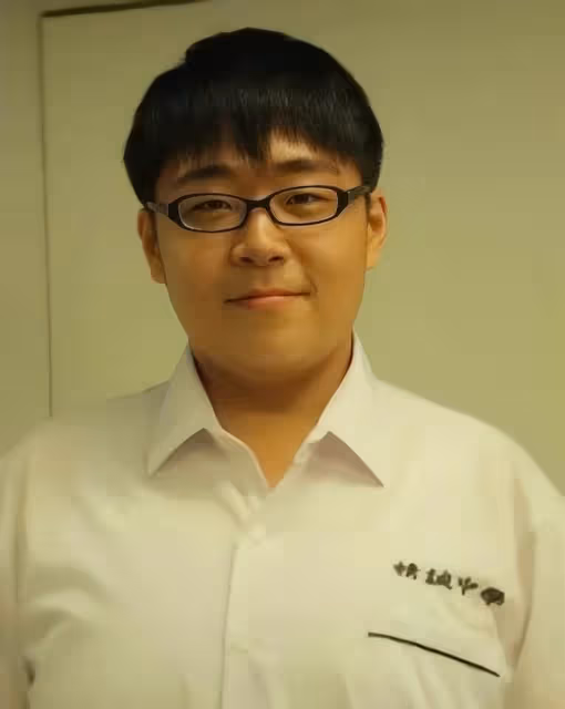 曾拒絕親梅艷芳，三歲賺千萬身家卻被父母敗光，郝邵文憑帶貨翻紅