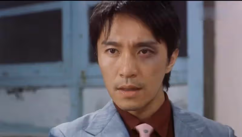 「像狗一樣」的周星馳:拍了一輩子的悲劇,演繹了一輩子的小人物