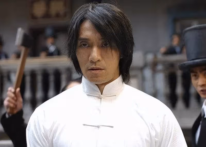「像狗一樣」的周星馳:拍了一輩子的悲劇,演繹了一輩子的小人物