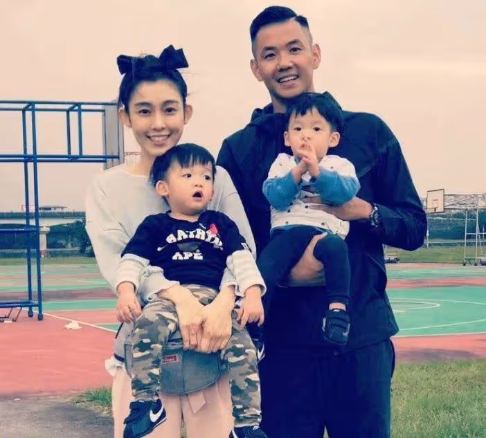 被稱娛樂圈的「黑料」夫妻,從「萬人迷到萬人嫌」口碑一落千丈,網吐槽:都是自找的