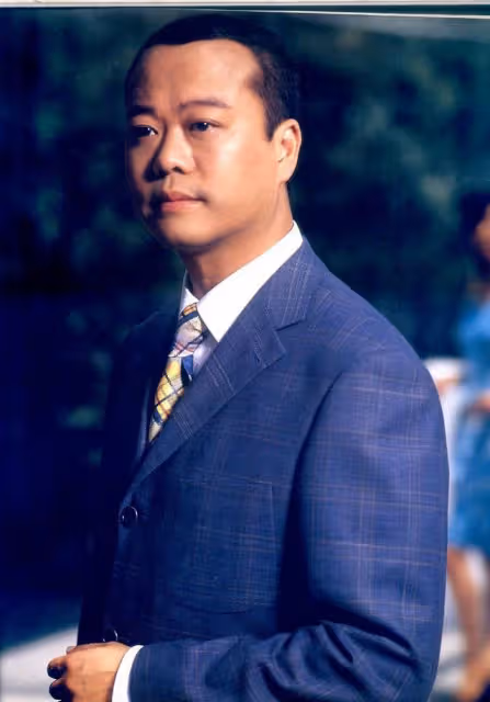 佩服!TVB收視福將曝曾一天拍足20個小時,試過睡過公司廁所椅子