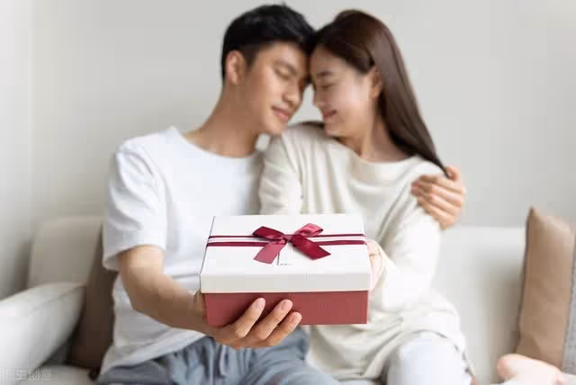 婆婆嫌兒媳賺錢少,提議AA制,兒子:這種餿主意,你也提得出來