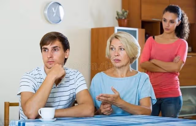 婆婆嫌兒媳賺錢少,提議AA制,兒子:這種餿主意,你也提得出來