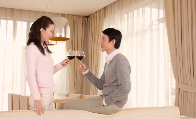 3歲女兒被侄子咬出血，丈夫一家默不作聲，妻子大怒：這家不待了