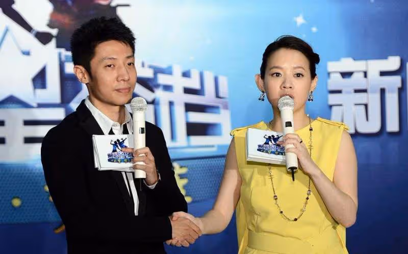 曾志偉大女兒曾寶儀49歲了！不結婚也沒孩子，越長越像曾志偉，皺紋瘋長卻最真實