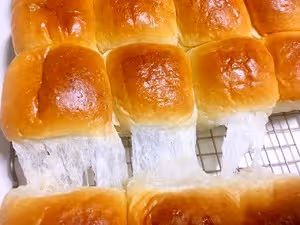 🥛奶香鬆軟的小麵包🍞