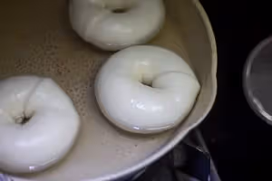 芋泥鹹蛋黃貝果🥯吃不膩的經典搭配‼️
