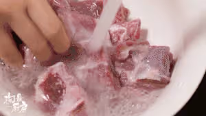 【蒜香蒸排骨】吃膩了糖醋排骨！一腌一蒸，香到鄰居來敲門！