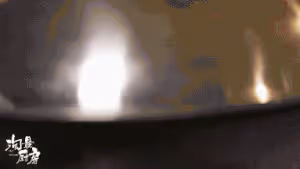 【蒜香蒸排骨】吃膩了糖醋排骨！一腌一蒸，香到鄰居來敲門！