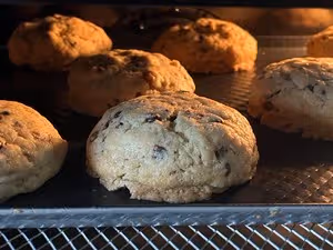 做法超簡單～無法拒絕的爆漿紐約軟曲奇🍪
