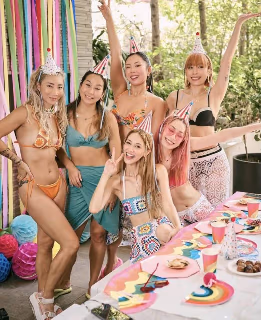 鄭嘉穎妻子辦泳裝派對,穿比基尼秀白皙美腿,肋骨突出不似倆娃媽
