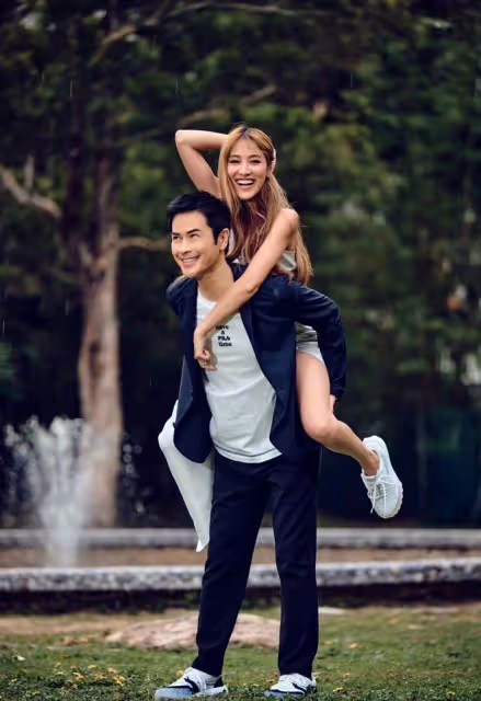 鄭嘉穎妻子辦泳裝派對,穿比基尼秀白皙美腿,肋骨突出不似倆娃媽