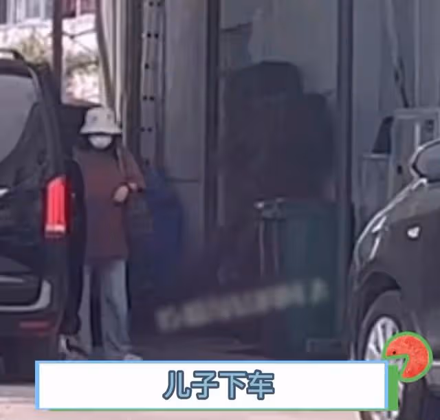 劉詩詩工作忙帶娃,穿著寬鬆似孕婦,5月前與吳奇隆力破離婚傳聞