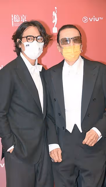 謝霆鋒當年奪新人獎譏諷父親　謝賢23年後封帝成功雪恥！