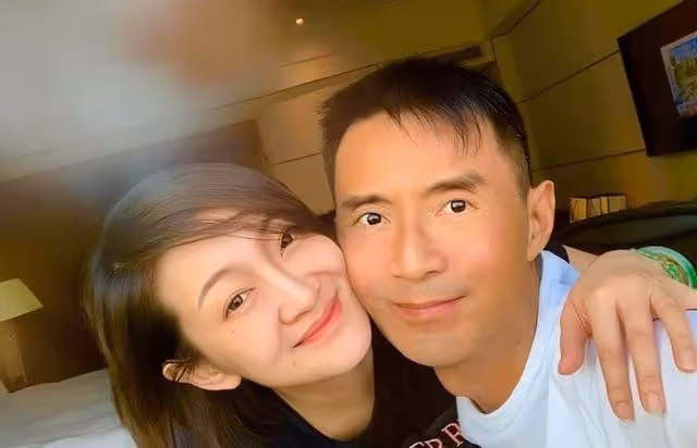 突發!香港知名男星被曝正式簽字離婚,不願與妻子行房成導火索