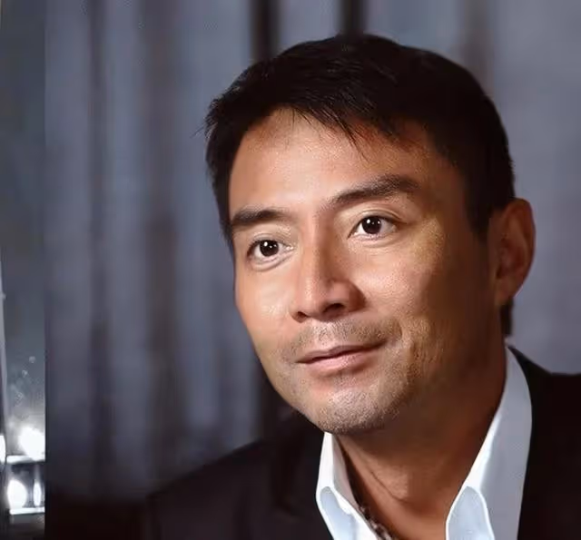 突發!香港知名男星被曝正式簽字離婚,不願與妻子行房成導火索