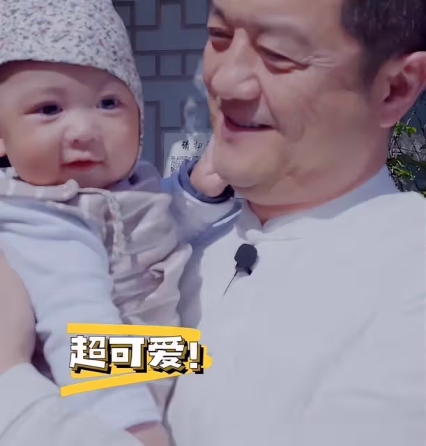 李亞鵬二胎得女,李嫣三個姐妹有三個媽,最終苦的是孩子