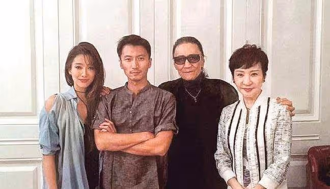 謝賢慶84歲大壽太淒涼:兒子謝霆鋒未現身,小49歲女友也沒送祝福