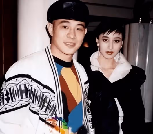 同樣是李連杰的基因 把利智和黃秋燕的孩子對比