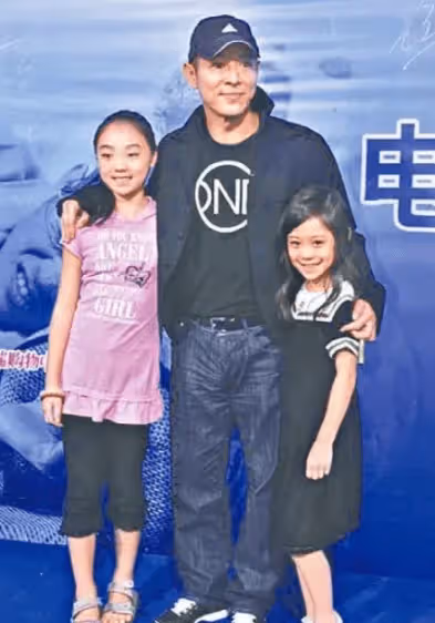 同樣是李連杰的基因 把利智和黃秋燕的孩子對比