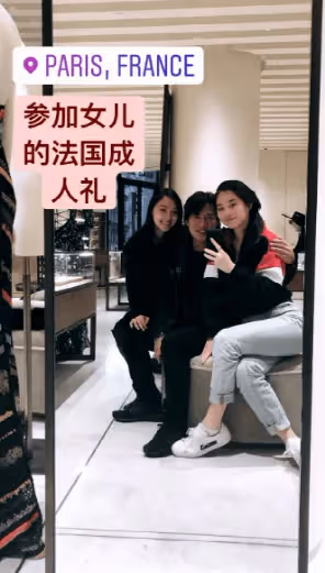 同樣是李連杰的基因 把利智和黃秋燕的孩子對比