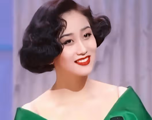 同樣是李連杰的基因 把利智和黃秋燕的孩子對比