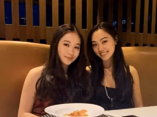 同樣是李連杰的基因 把利智和黃秋燕的孩子對比