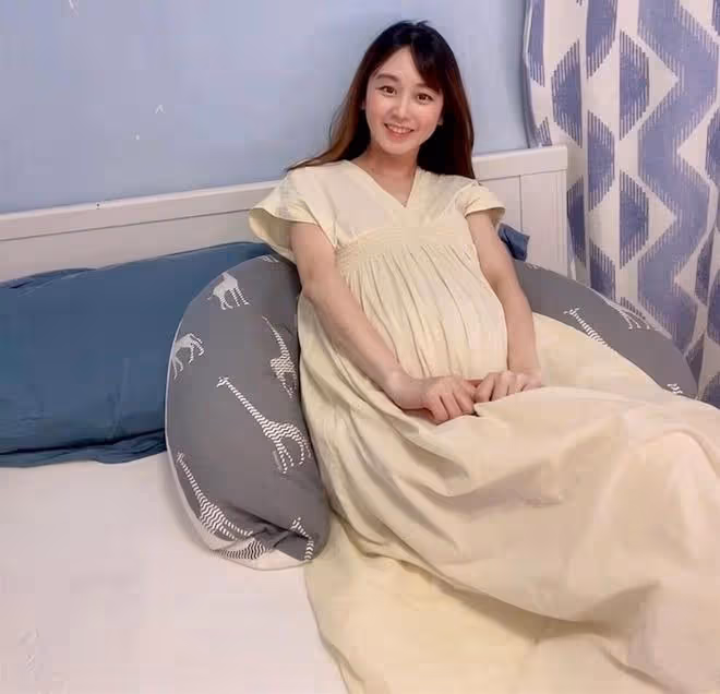 39歲女星宣布誕下龍鳳胎!早產出血崩潰大哭,寶寶僅3.2斤需插管