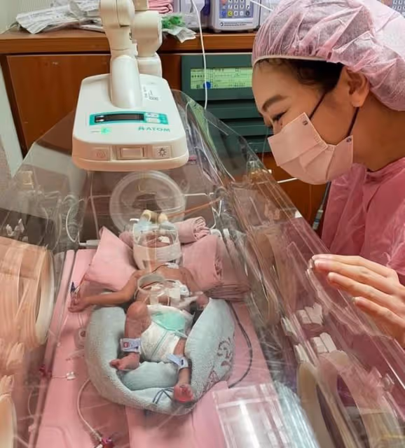 台灣知名主播早產產下龍鳳胎!剖腹產後大出血,經歷6次人工受孕