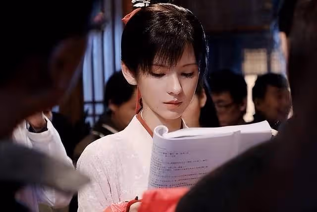 上熱搜了!女明星接商單多次「發瘋」,經紀人直播中緊急叫停