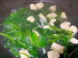 零基礎小白都能輕鬆快手做的超清淡青菜豆腐湯