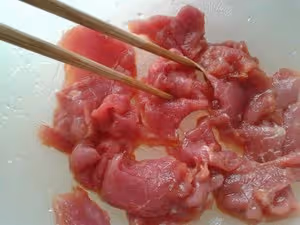 閩南特色[[紫菜肉羹湯]]