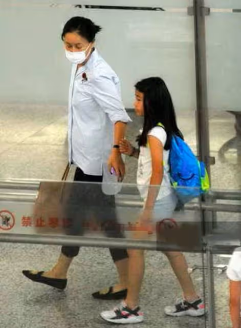 那英丈夫背景強大,才華出眾能力一流,對繼子視如己出寵妻如命!