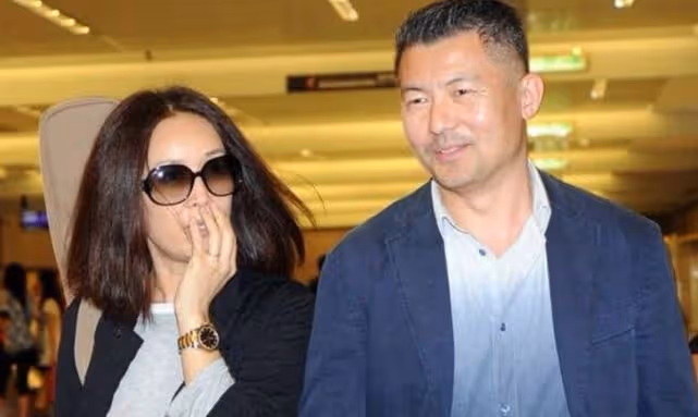 那英丈夫背景強大,才華出眾能力一流,對繼子視如己出寵妻如命!