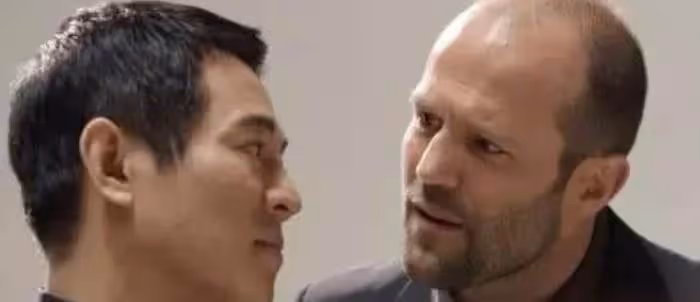 記者問李連杰:實戰你能打過李小龍嗎?李連杰一句話,全場鼓掌!