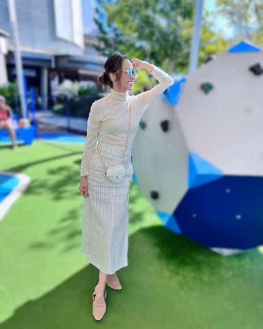 侯佩岑帶兒子出門玩曝近照　網驚：頭髮好稀少