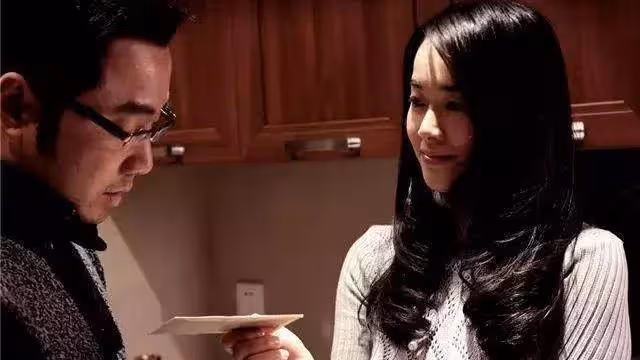 老公出軌單親媽媽,我不哭不鬧痛快放生,只提一個要求他答應了,7天後他卻哭著求復婚