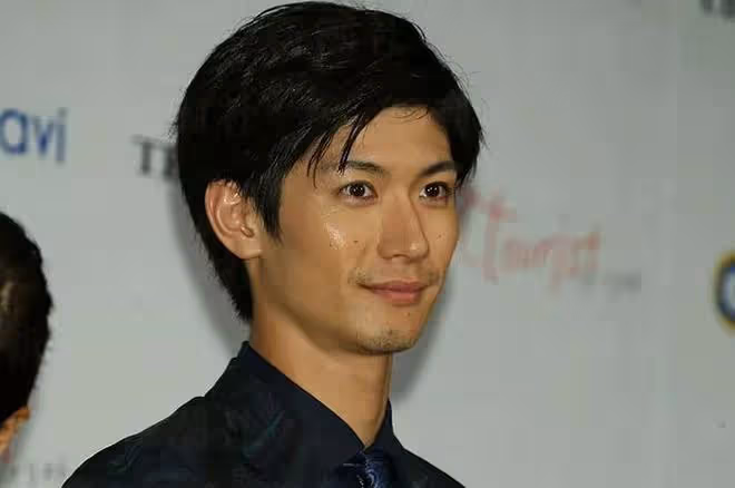 日本知名男演員逝世兩周年，骨灰終下葬，曾與劉詩詩合拍電影
